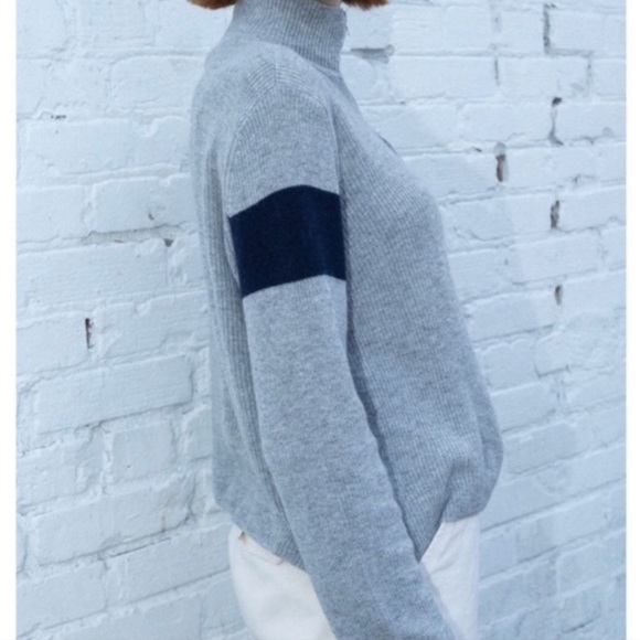 BRANDY MELVILLE Cropped Sweater - Picture 2 of 5